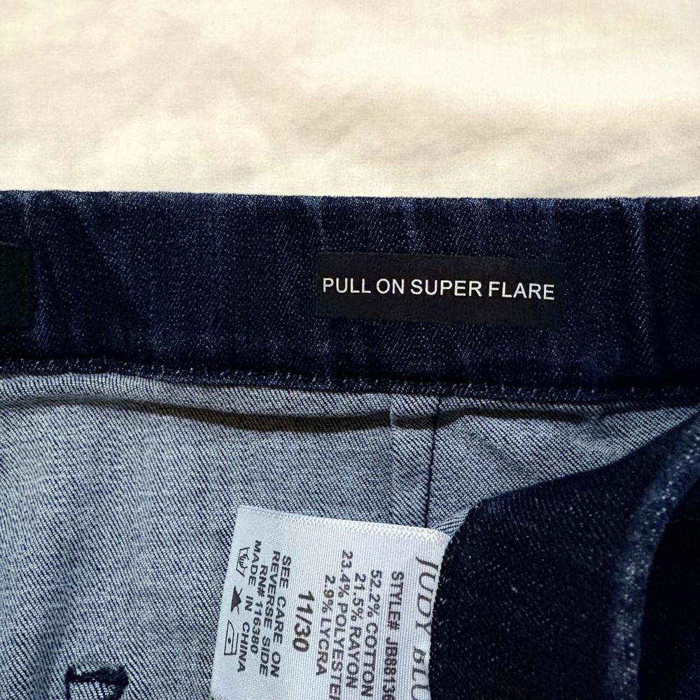 Judy Blue Dark Wash Pull On Super Flare Jeans JB88136 Size 11/28 Bell Bottoms - Picture 3 of 11